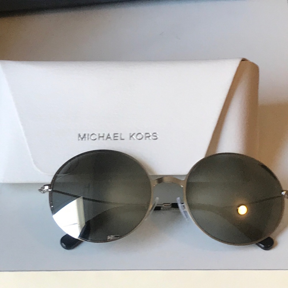 Super reflective, fun MK glasses!